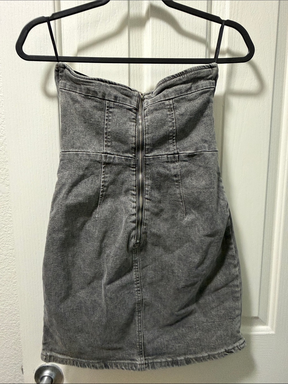 Forever 21 Gray Strapless Mini Dress with Burgundy & Black Floral Print - Picture 3 of 3